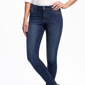 Mid-Rise Rockstar Super Skinny Jeans (LONG, 4)